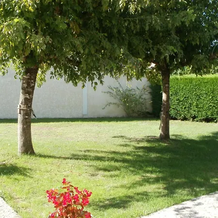 A St Germain D Esteuil 33340 * Saint-Germain-dʼEsteuil