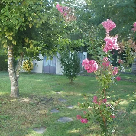 A St Germain D Esteuil 33340