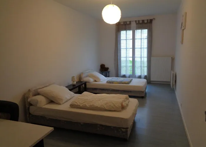 A St Germain D Esteuil 33340